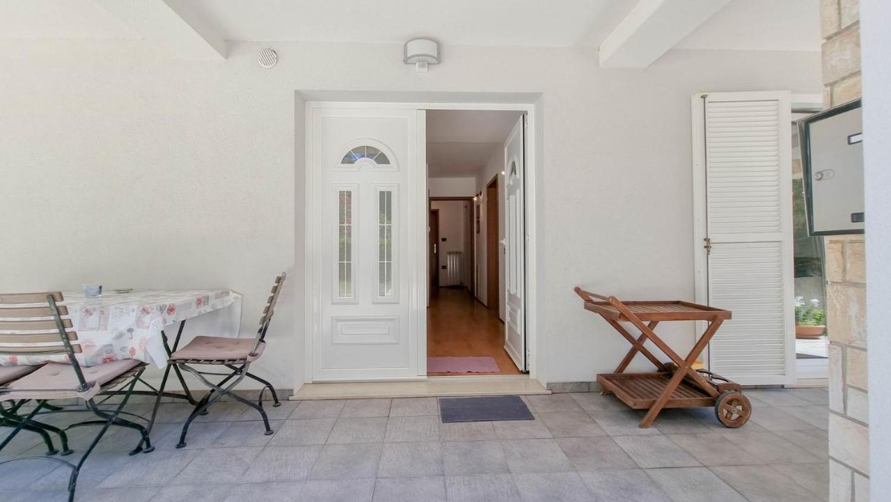 Ena Διαμέρισμα Novigrad Istria Εξωτερικό φωτογραφία